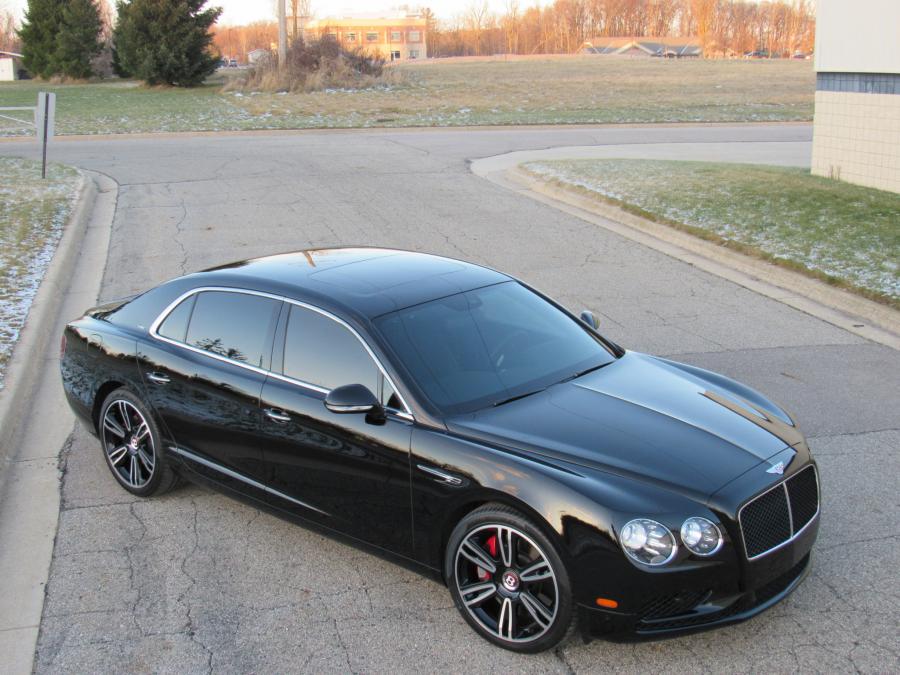  Bentley Flying Spur V8 S 2017 года  (фото 25 из 154)